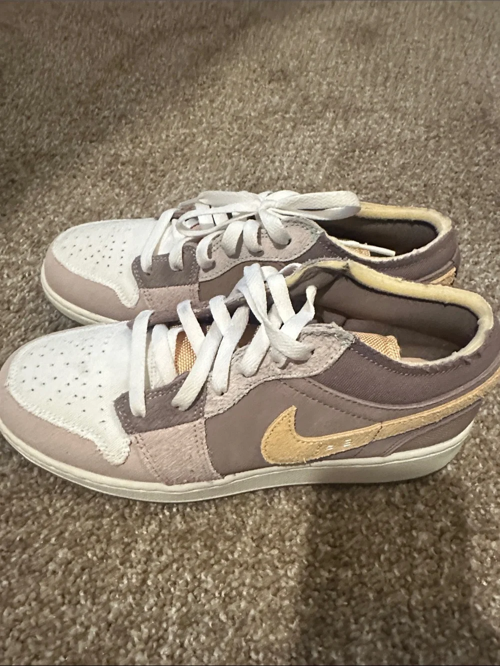 Nike low top